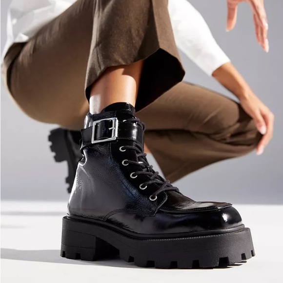 ‼️SOLD‼️ URBAN OUTFITTERS Cooperative Tania Buckled Boot - Picture 4 of 6